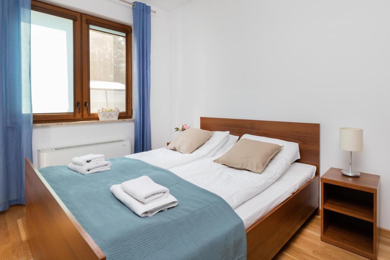 Villa 4 Pory Roku By Noclegi Renters Jastrzębia Góra Kültér fotó
